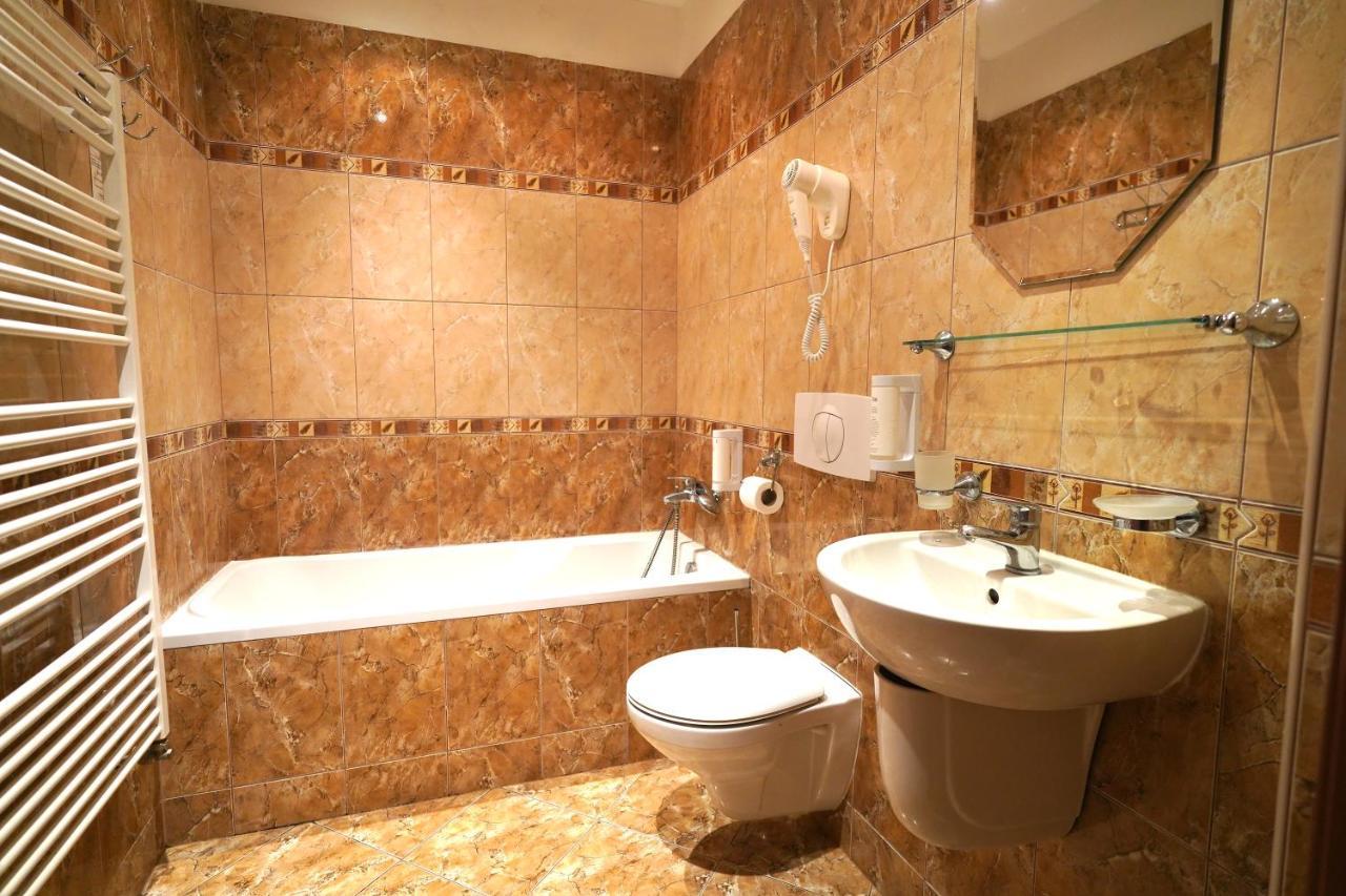 Triple Room,1657864456:JPEG